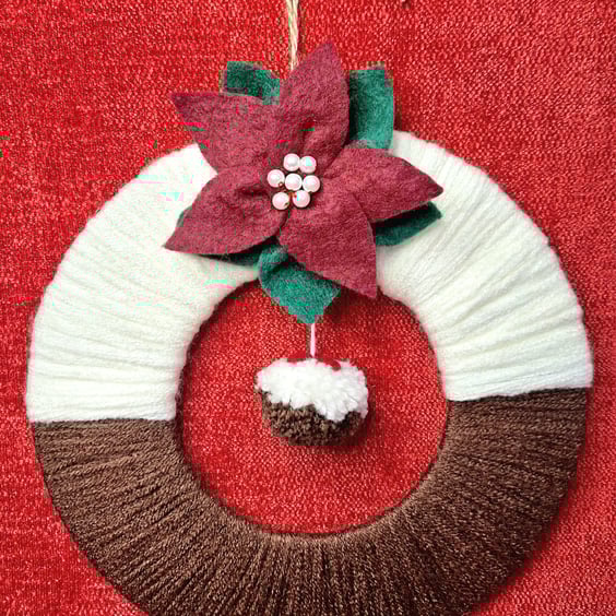 Reusable yarn wool wreath - Christmas pudding motif (8 inch - 20.5 cm)