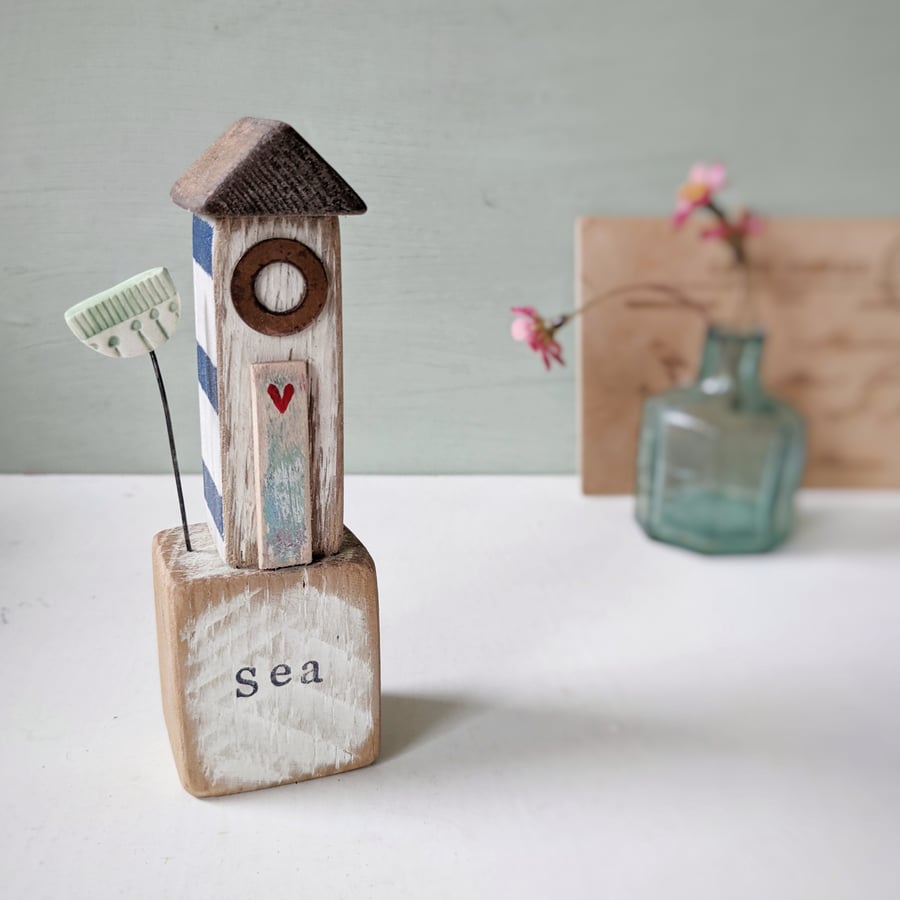 Little Wooden Sea Hut with Clay Flower 'Sea'
