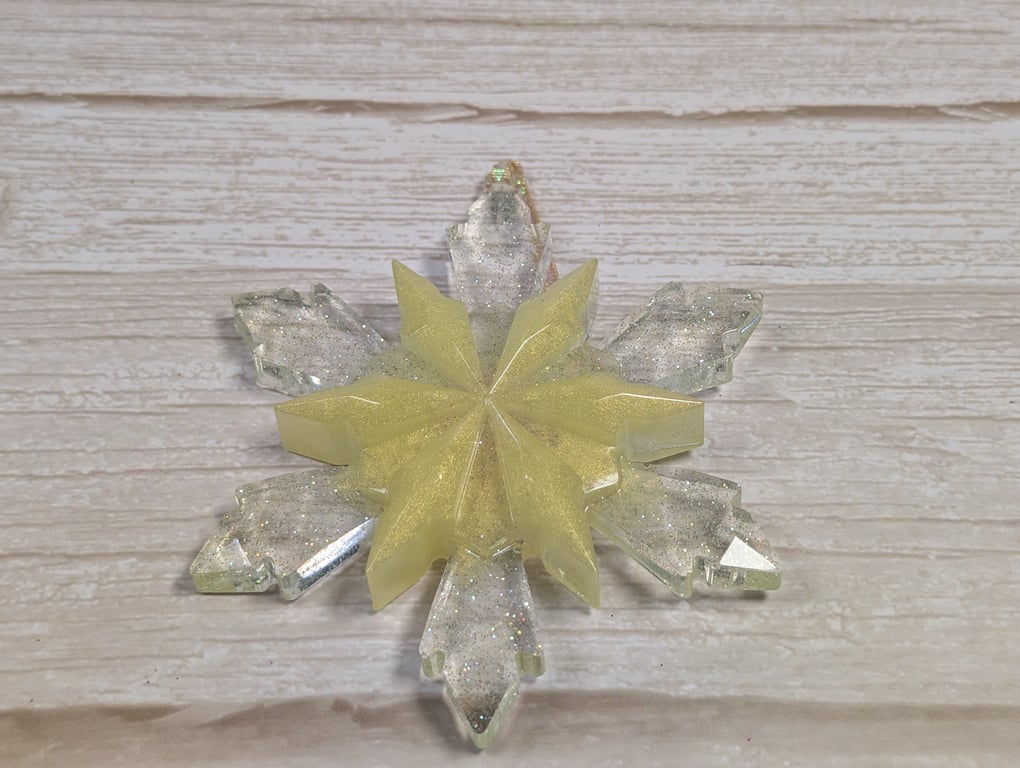 Handmade Resin Snowflake Ornament - Daffy