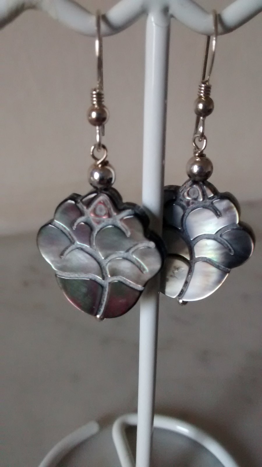 BLACK SHELL FLOWER EARRINGS - - FREE SHIPPING 