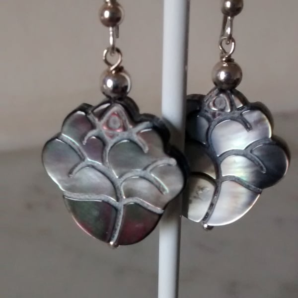 BLACK SHELL FLOWER EARRINGS - - FREE SHIPPING 