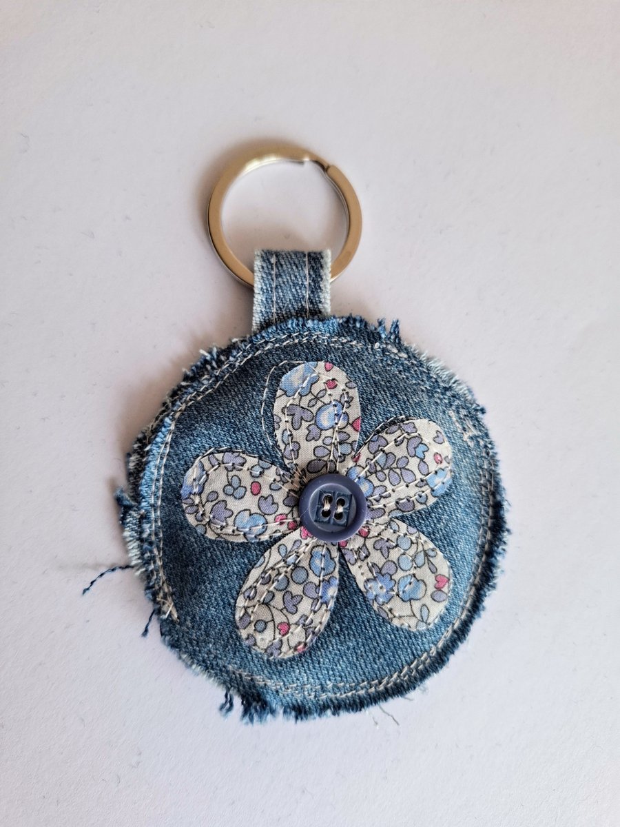 Denim flower keyring - blue