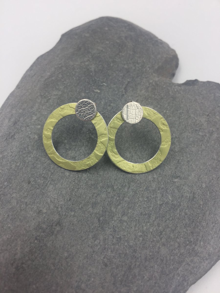 2 in 1 silver and lime green textured hoop studs
