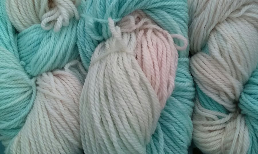 100g Hand-dyed 100% WOOL ARAN pale pink pale aqua