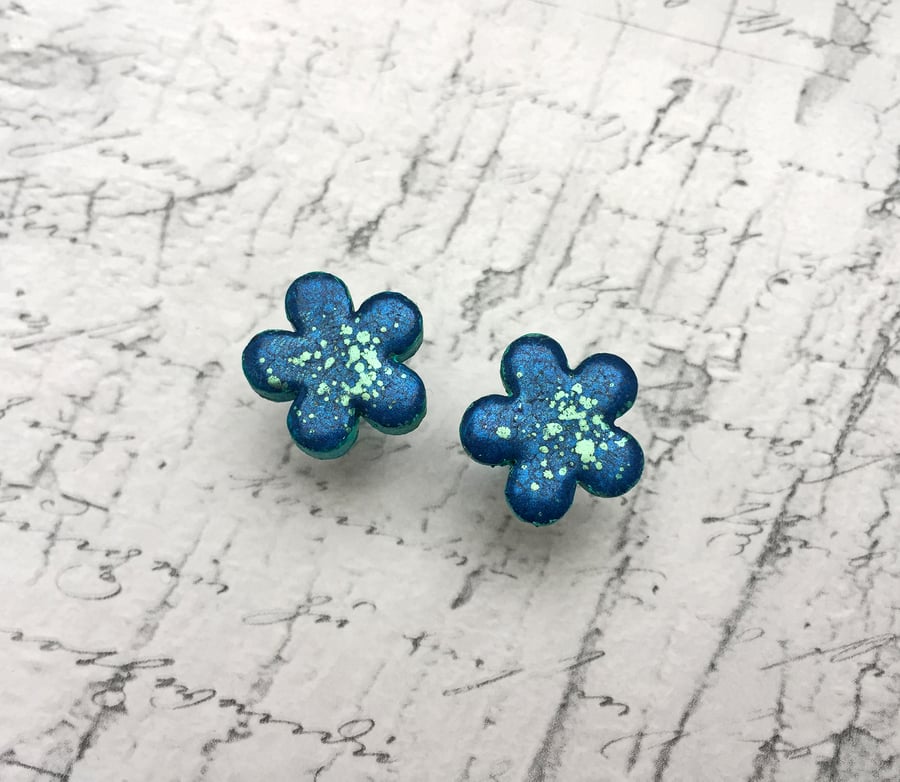 Daisy Flower stud earrings blue and jade embossing enamel on MDF