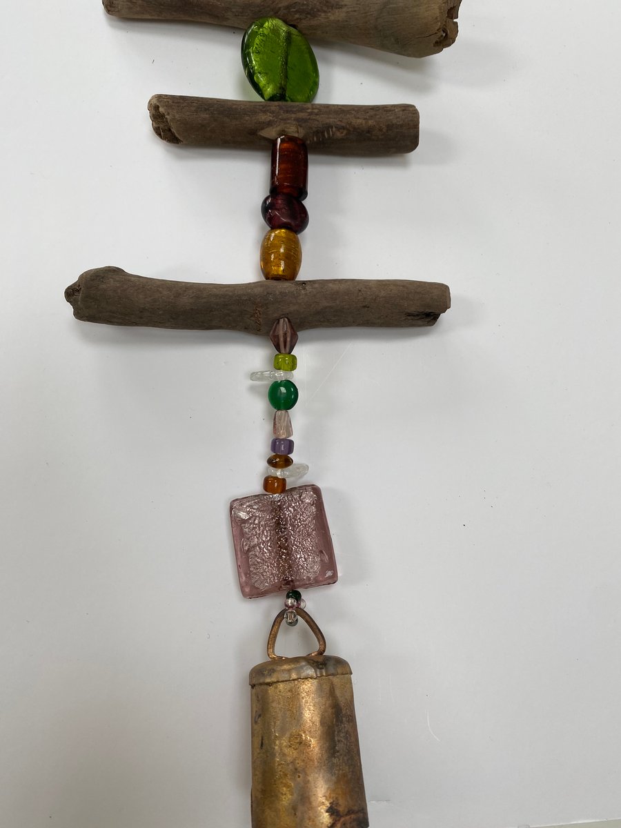 Driftwood Light catcher with Glass Beads and Tin Bell KR1002