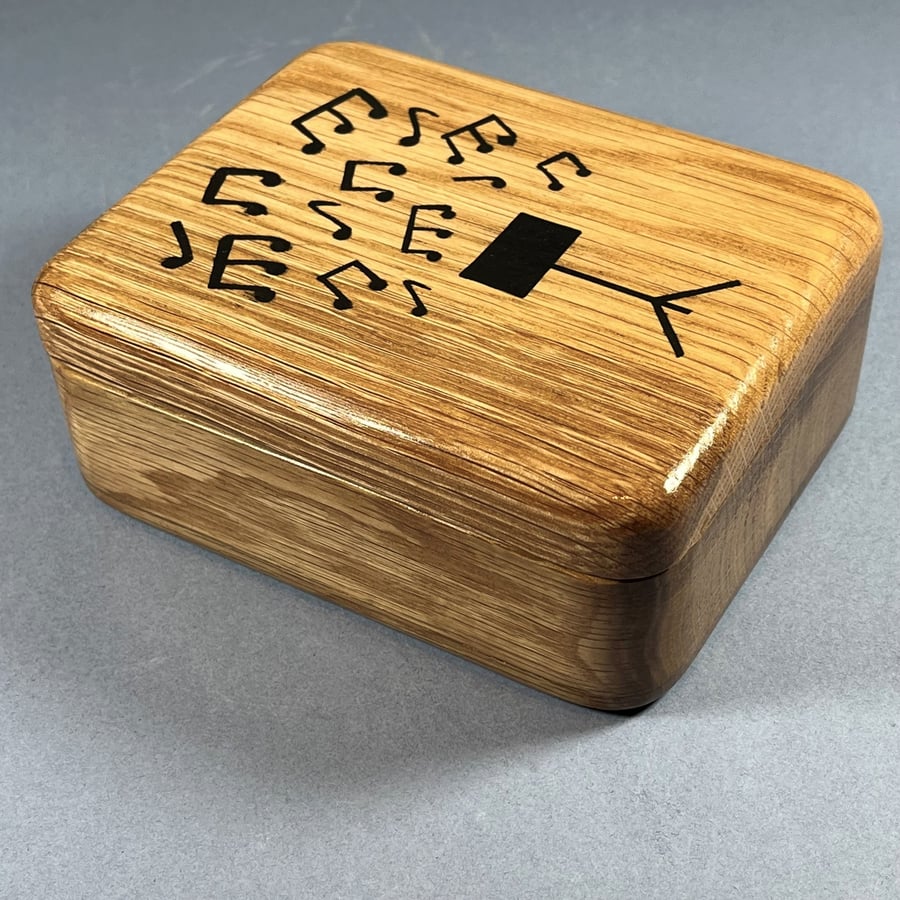 Handcrafted Oak Jewellery Box with Musical Note Inlay 