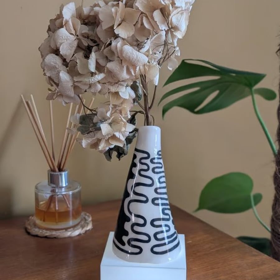 Stem Vase: Wavy