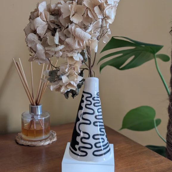 Stem Vase: Wavy