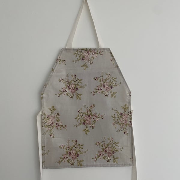 Children's Grey Flower Apron (034)