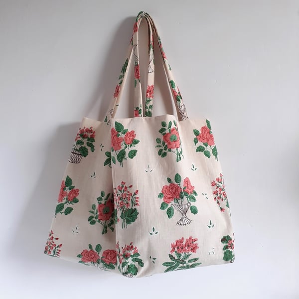 Tote bag book bag or beach bag upcycled in vintage floral print fabric 