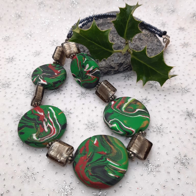 Necklace in a festive swirl design