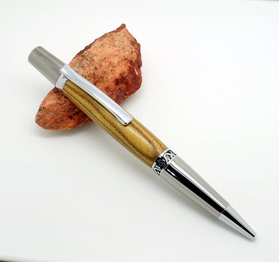 Executive Sierra dressed in Sumac