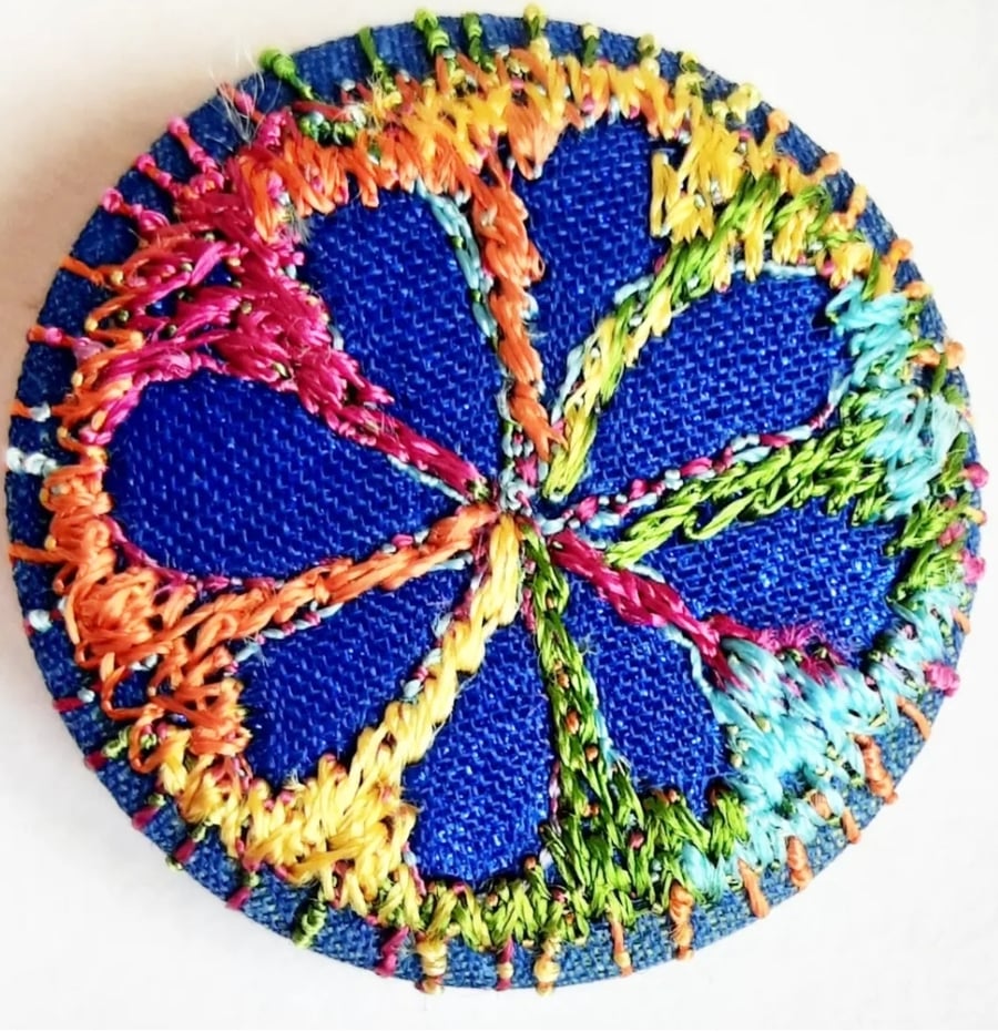 One Inch Badge Flower Fabric Badge with Free Machine Embroidery 