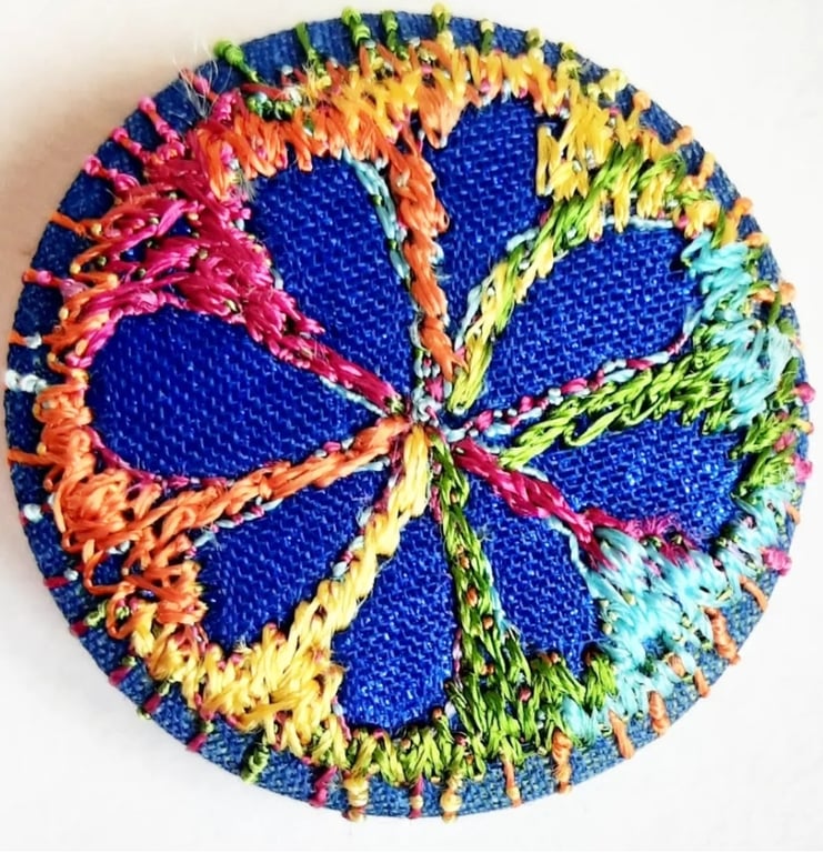 One Inch Badge Flower Fabric Badge with Free Machine Embroidery 