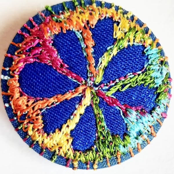 One Inch Badge Flower Fabric Badge with Free Machine Embroidery 