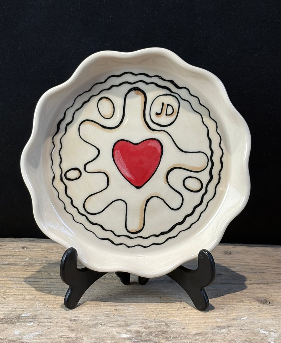 Jammie Dodger Biscuit Plate with fluted edge