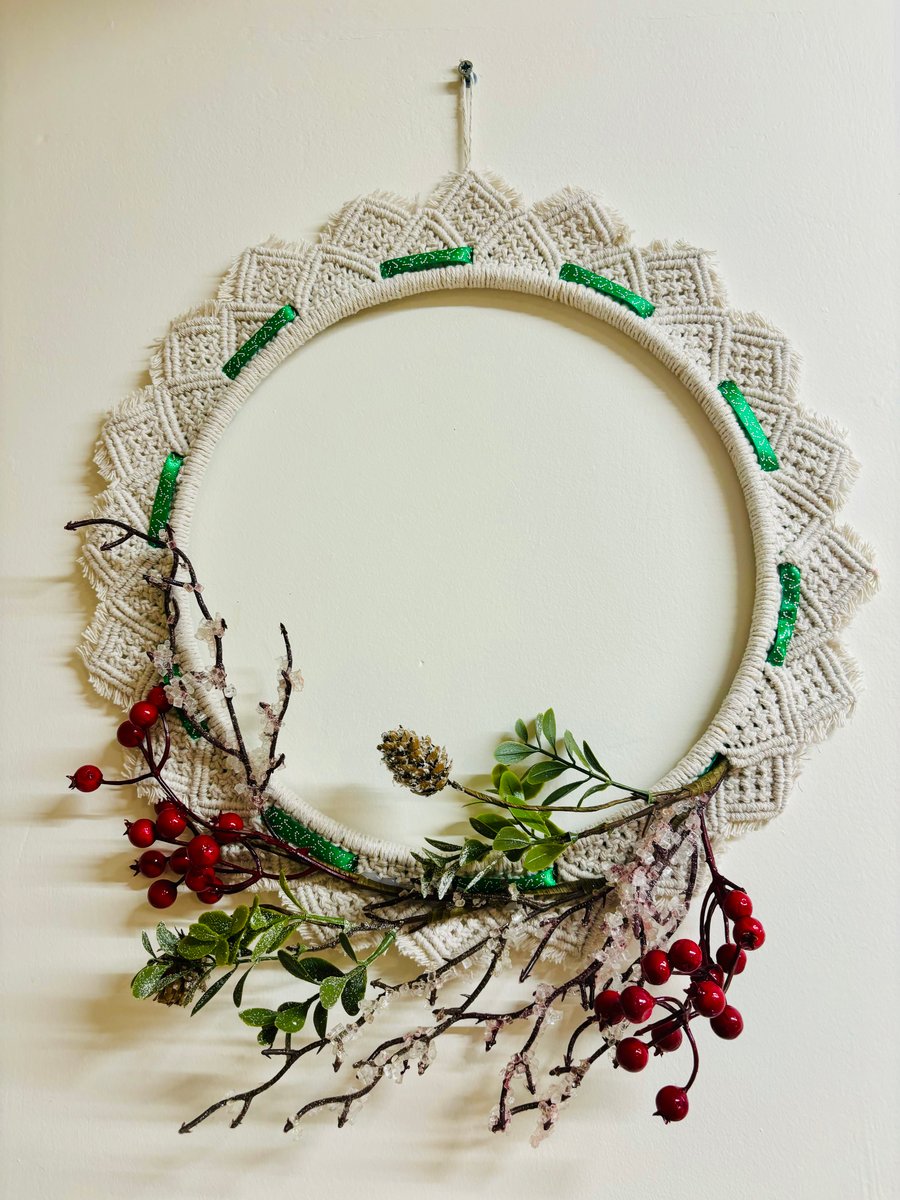 Macrame Christmas wreath 