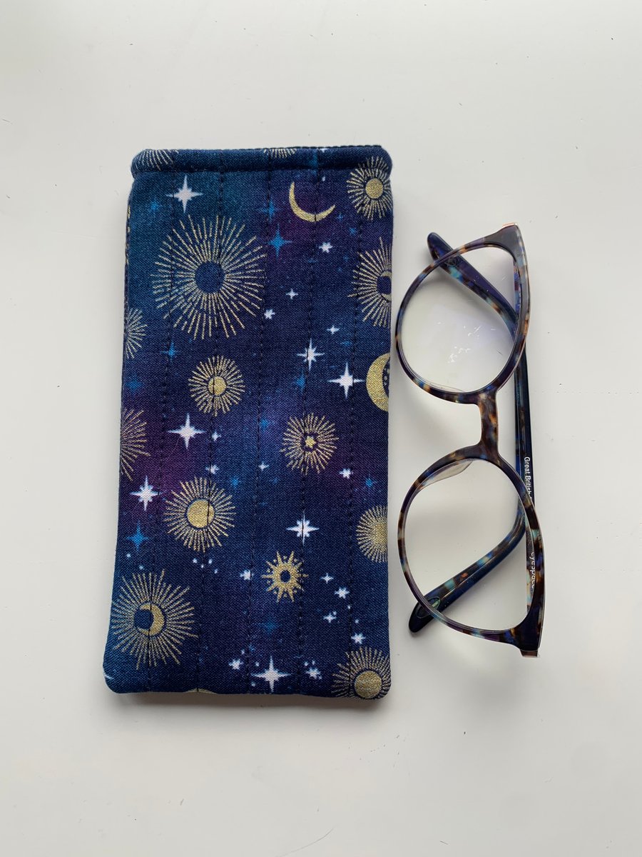 Constellation Print Quilted Fabric Glasses Case