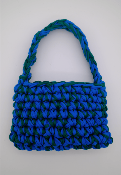 Crocheted shoulder bag 