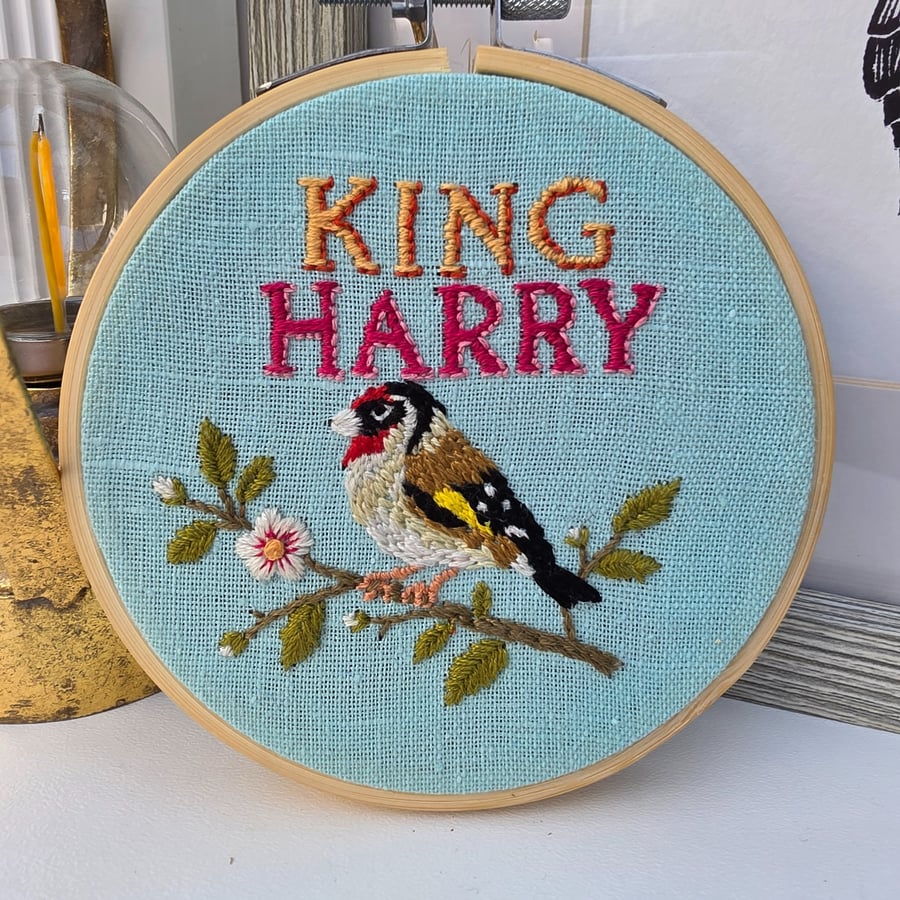 'King Harry' Hand Embroidered Bird Wall Art - 4 Inch