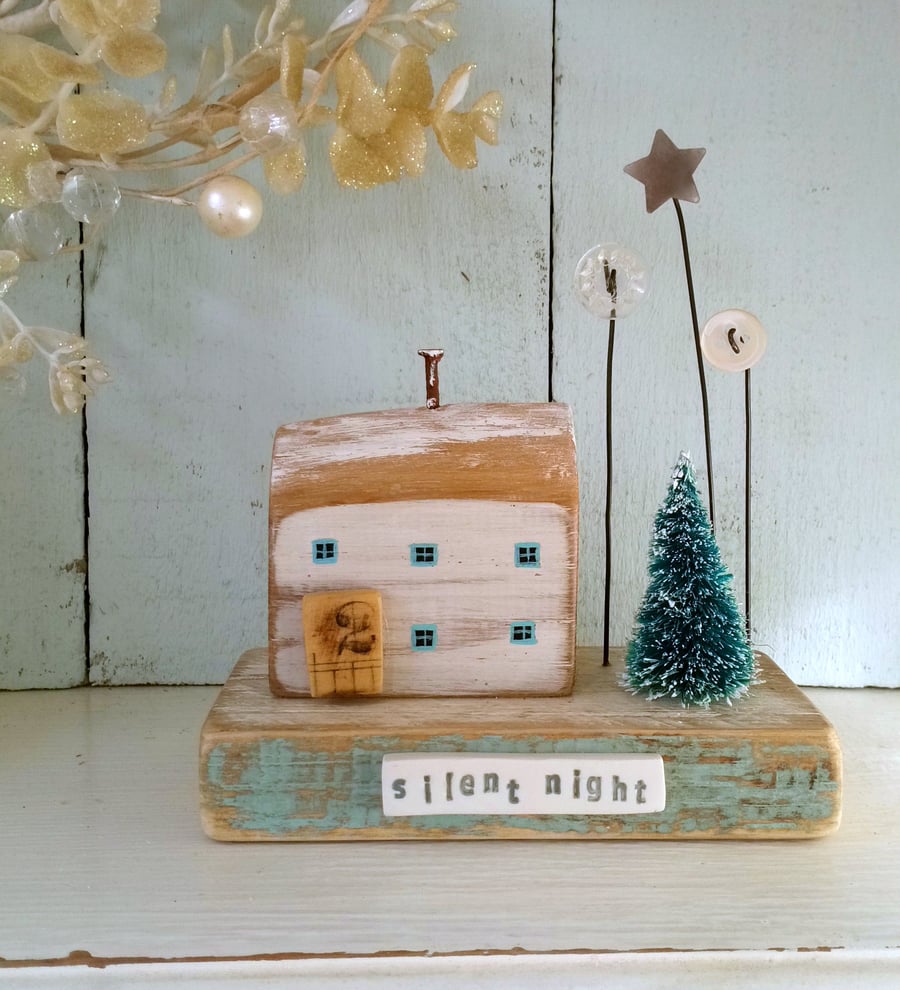 Sale - Little wooden house with Christmas tree, star and buttons