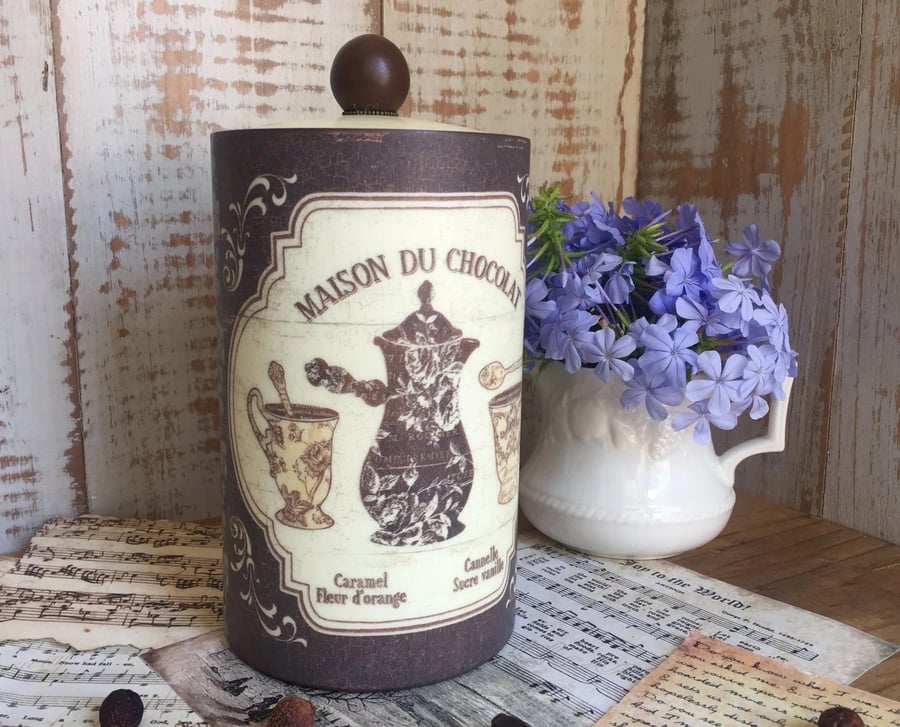 Vintage-Style Wooden Coffee Jar – Chocolate Caramel Design