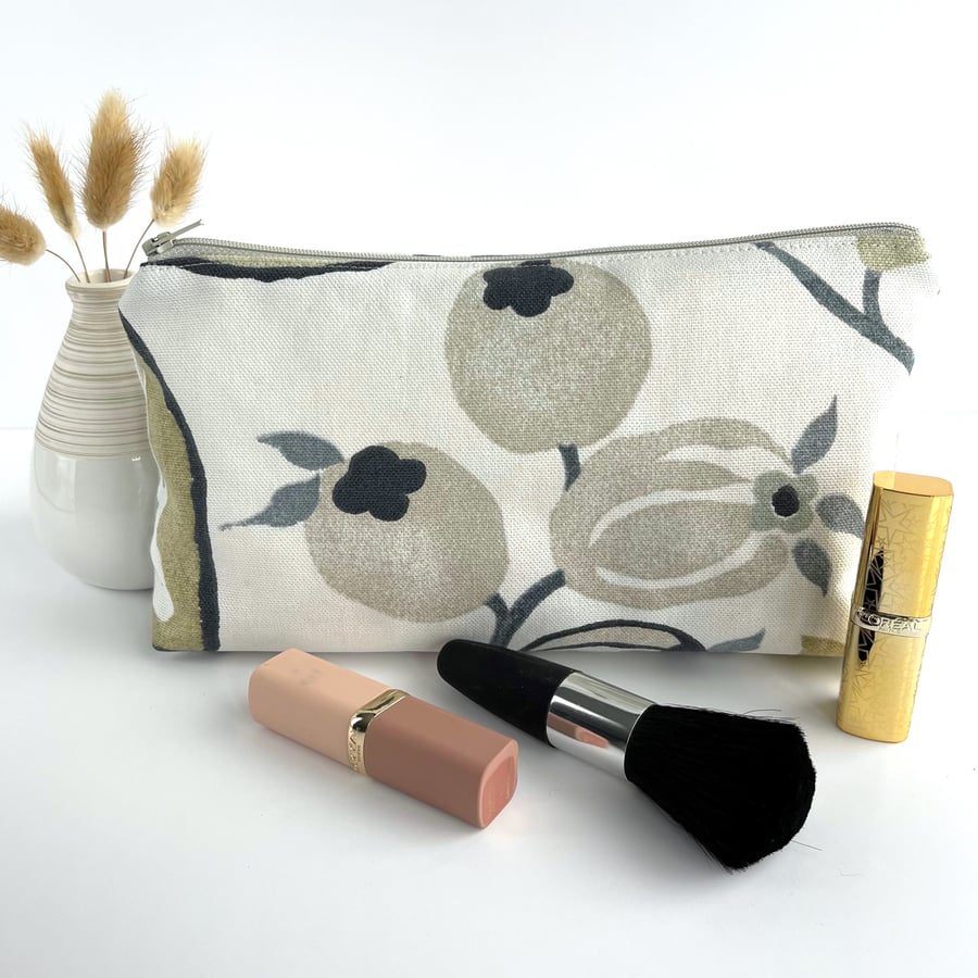 Make up Bag, Cosmetic Bag with Seed Pods