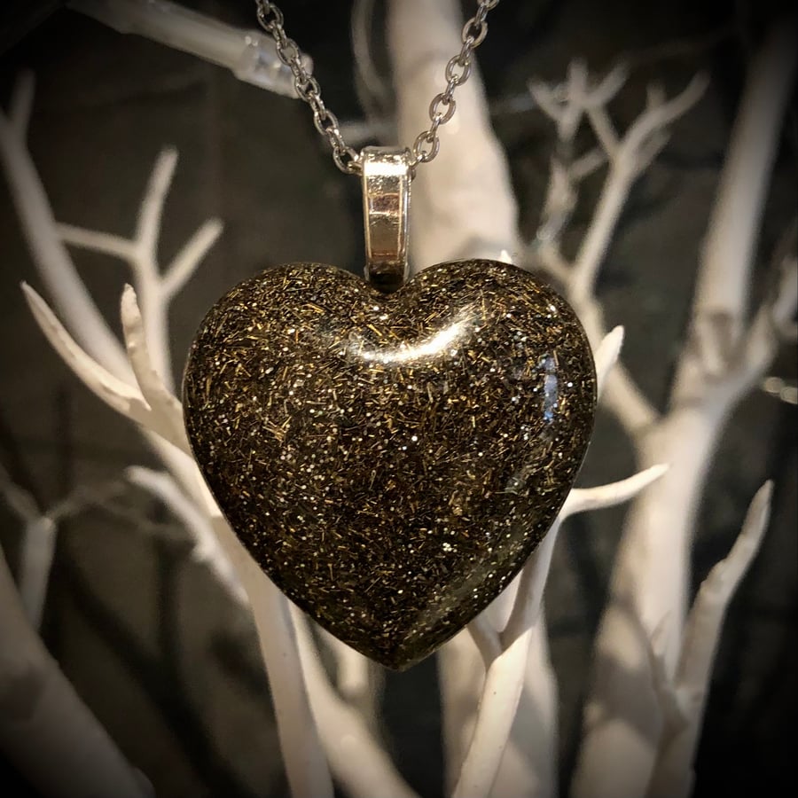 Orgonite Heart Pendant with Clear Quartz crystal (large)