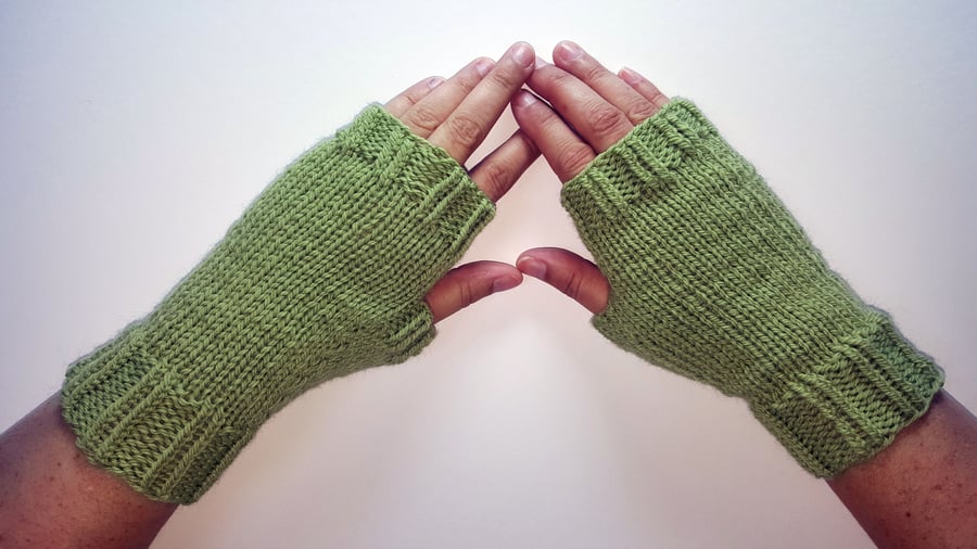 Green Cozy Wool Mittens