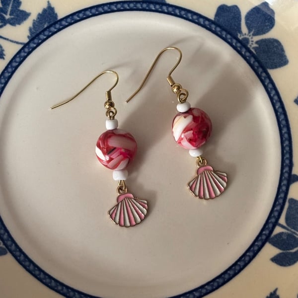 Pretty shell earrings 