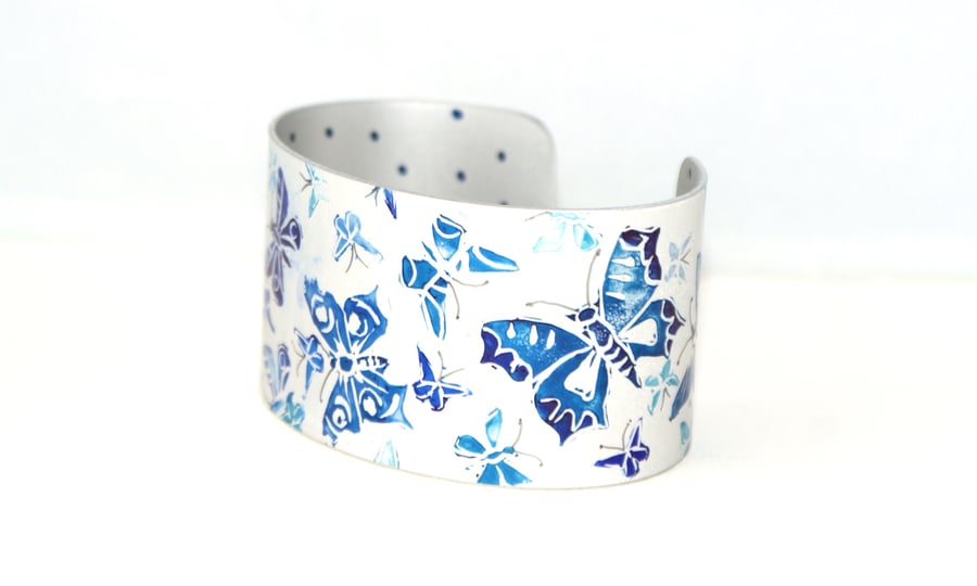 Flutter aluminium cuff bracelet - narrow blue