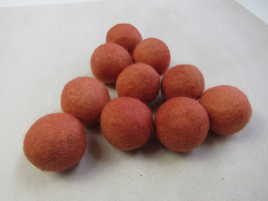 10 Large 3cm Madder Natural Dye Felt Balls
