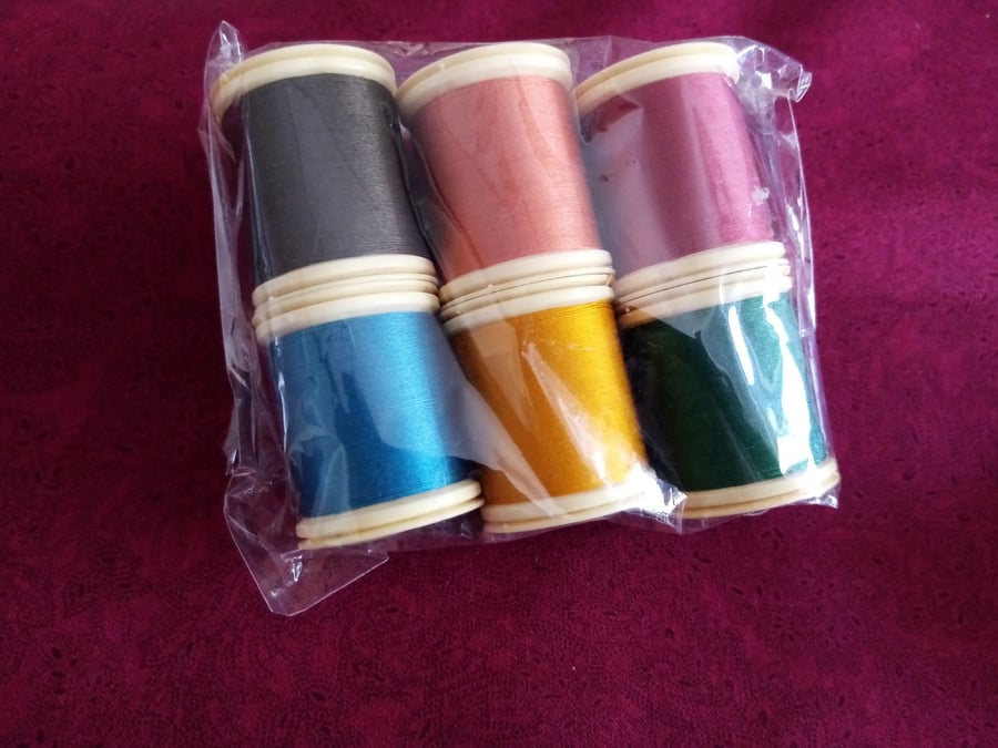 Thread Fabrique en France 100% Cotton 100mts 6 Colours  Ref FY492