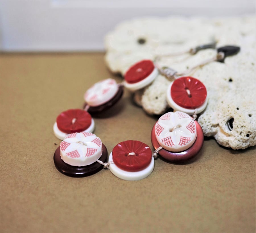 Hot red and white color theme - Flower Design Vintage Button Adjustable Bracelet