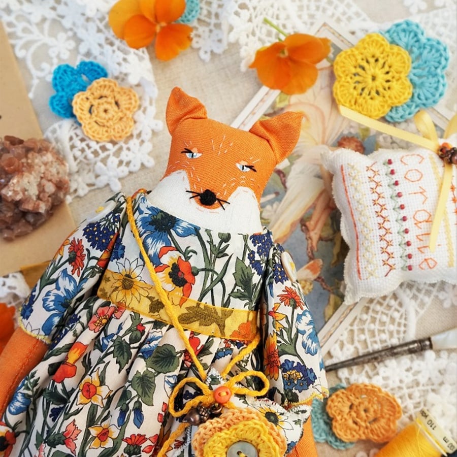 Coralie, A Tiny Vixen Lady