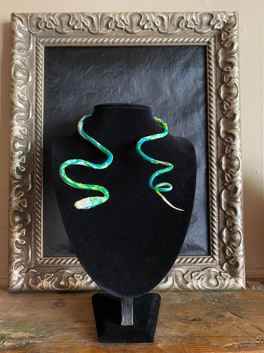  Serpent & Snake Necklaces (Medium Length) 11