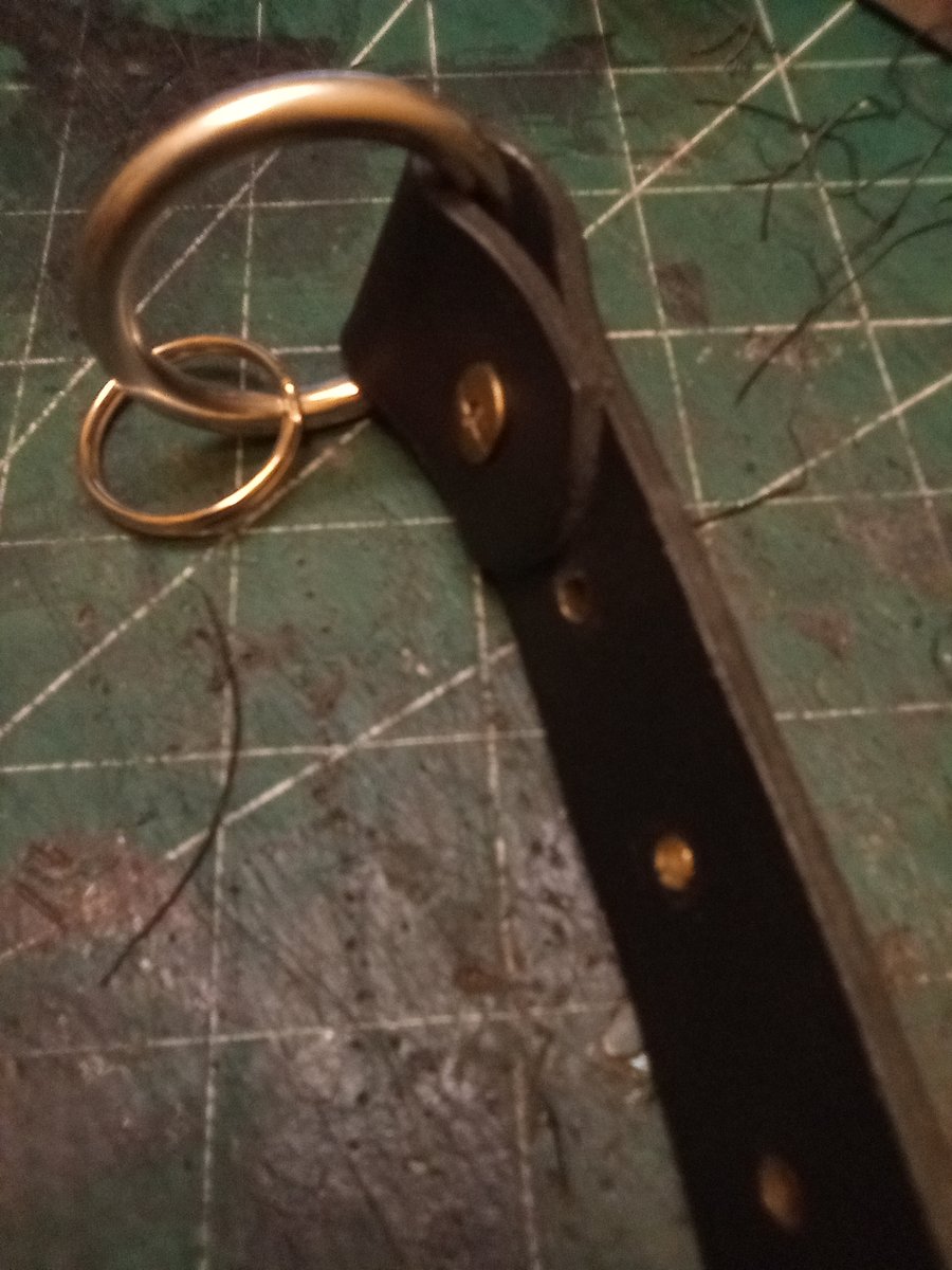 Veg tan leather keyring 