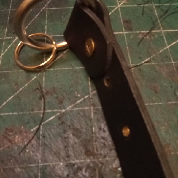 Veg tan leather keyring 