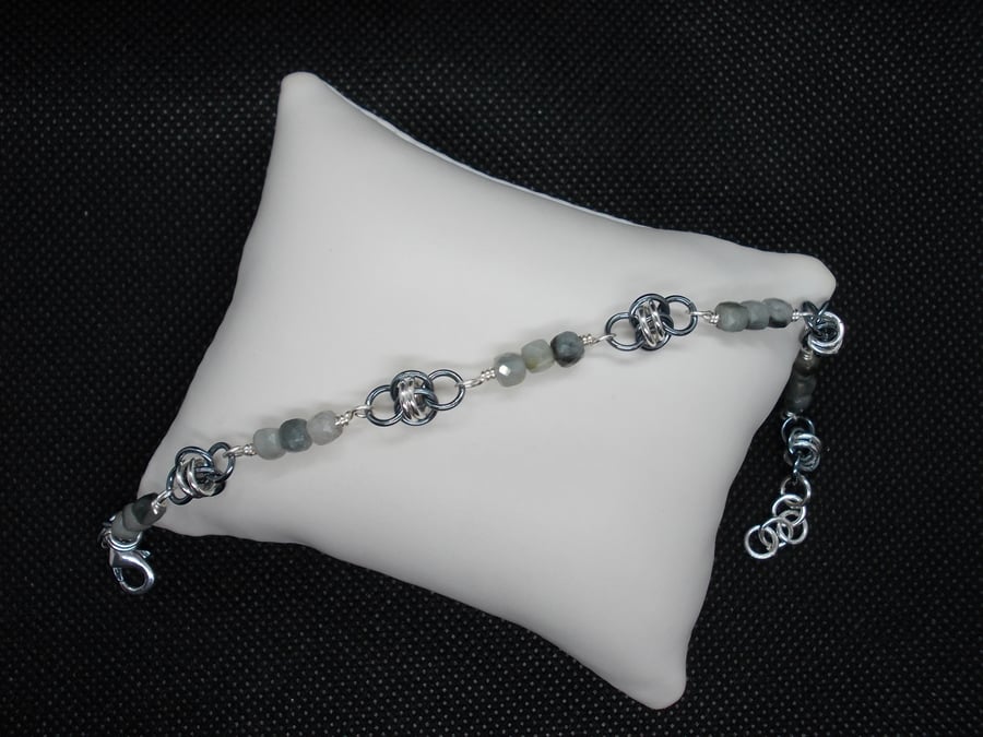 SALE - Cubes and barrels