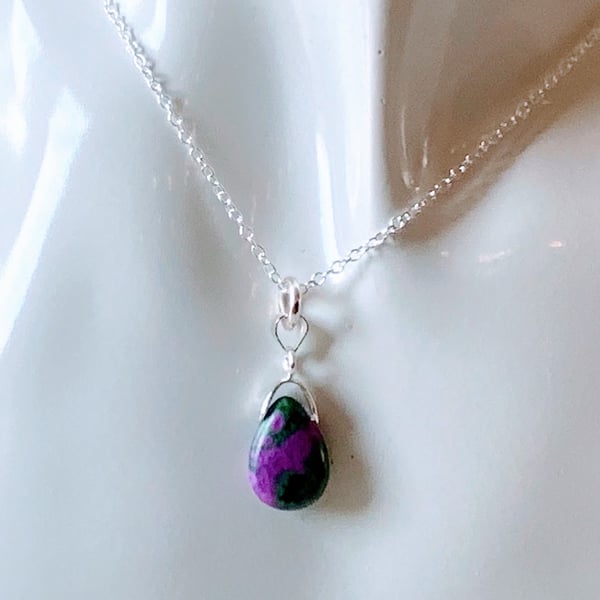 Teardrop Gemstone Pendant Necklace.