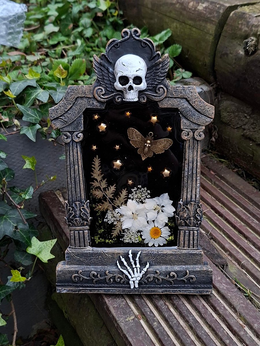 Gothic Tombstone Cemetery Graveyard Photo Frame Resin Spooky Halloween Skull