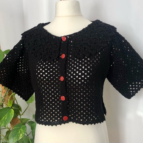 Ladies crochet crop shirt. Collar. Buttons. Short sleeves. Size M. Comfort fit.
