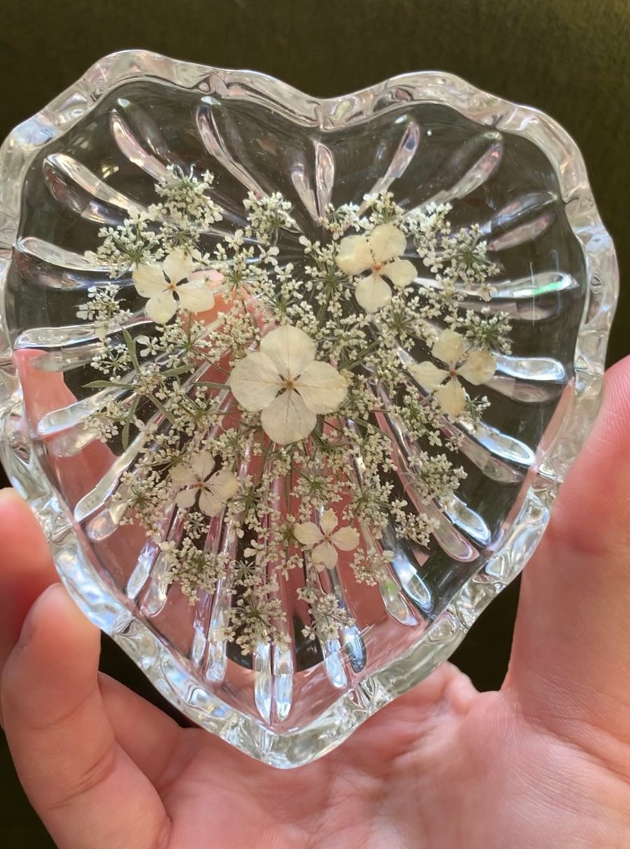 Handmade Epoxy Resin Trinket Dish with Real Pressed Flowers