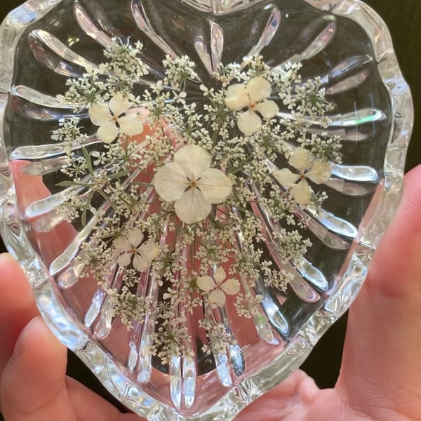 Handmade Epoxy Resin Trinket Dish with Real Pressed Flowers