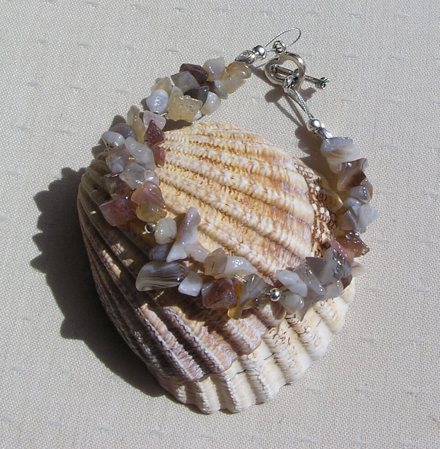 Botswana Agate Gemstone Crystal Chakra Bracelet "Frappe"