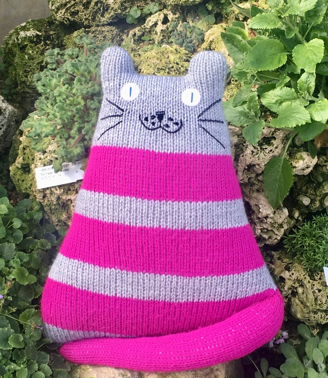 Grey and magenta  handknitted cat - Folksy Christmas 2026