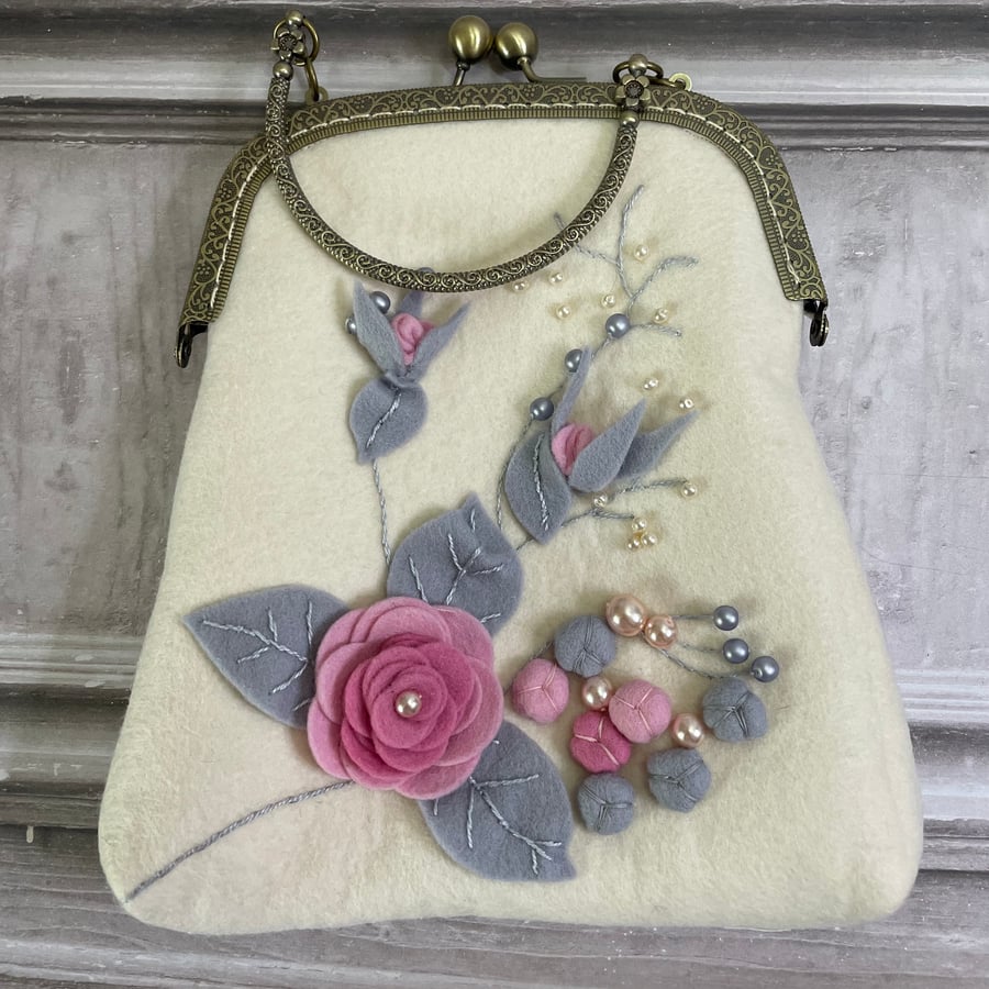 Wool Felt Rose Bag by Carolee Crafts  PB5 - 0013