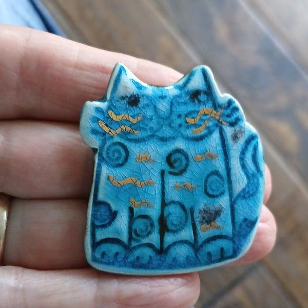 Cat brooch 
