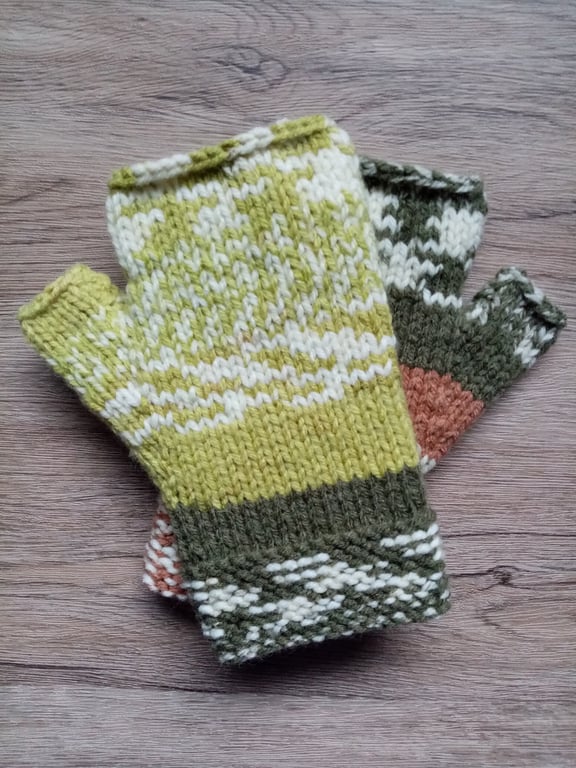 Merino Fair Isle Style Fingerless Gloves, Handmade Gloves, Fingerless Gloves